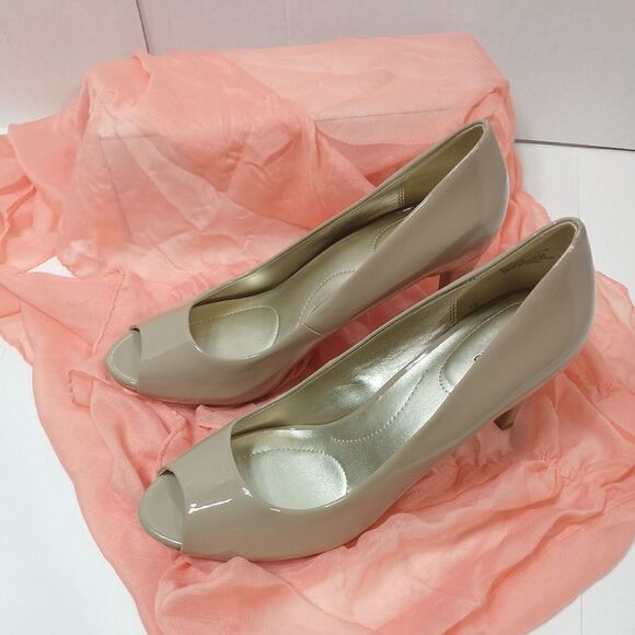 Bandolino Womens SZ 11M Rainaa Peep Toe Classic Pumps, Tan, - Picture 10 of 10